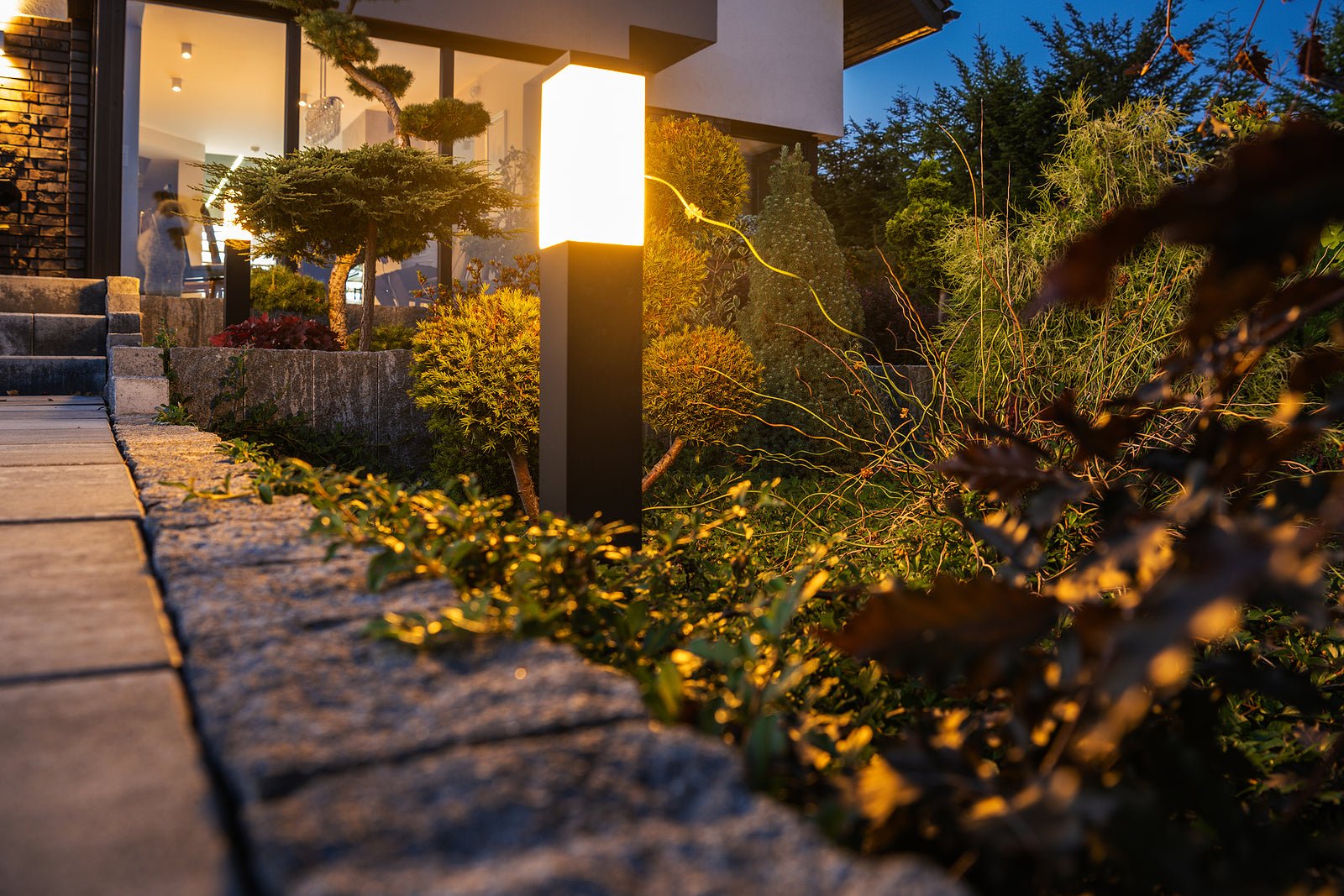 The Best Ways To Illuminate Your Outdoor Space - Retrolight